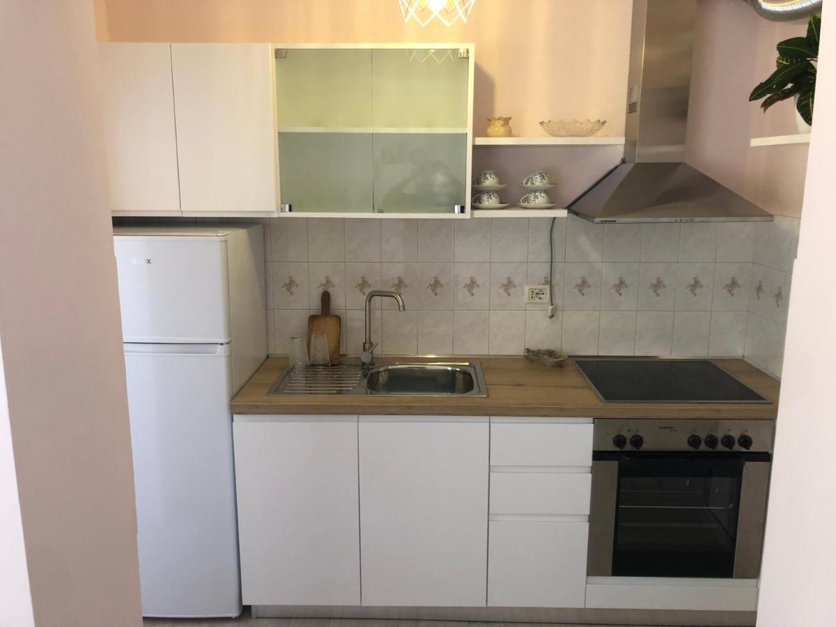 Itan'S Apartment-Lovely Guest Apartment In Center Tirana Buitenkant foto
