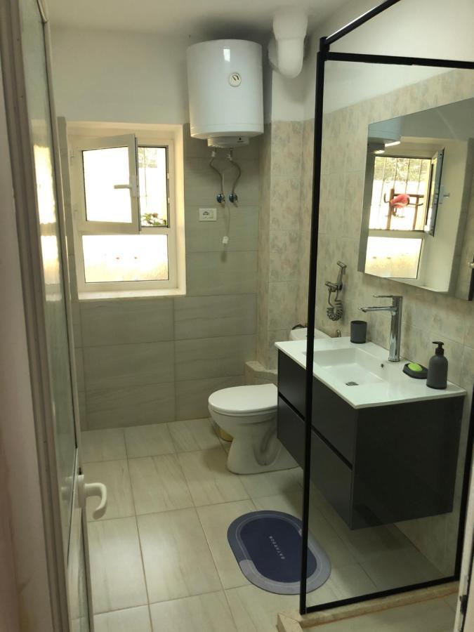 Itan'S Apartment-Lovely Guest Apartment In Center Tirana Buitenkant foto