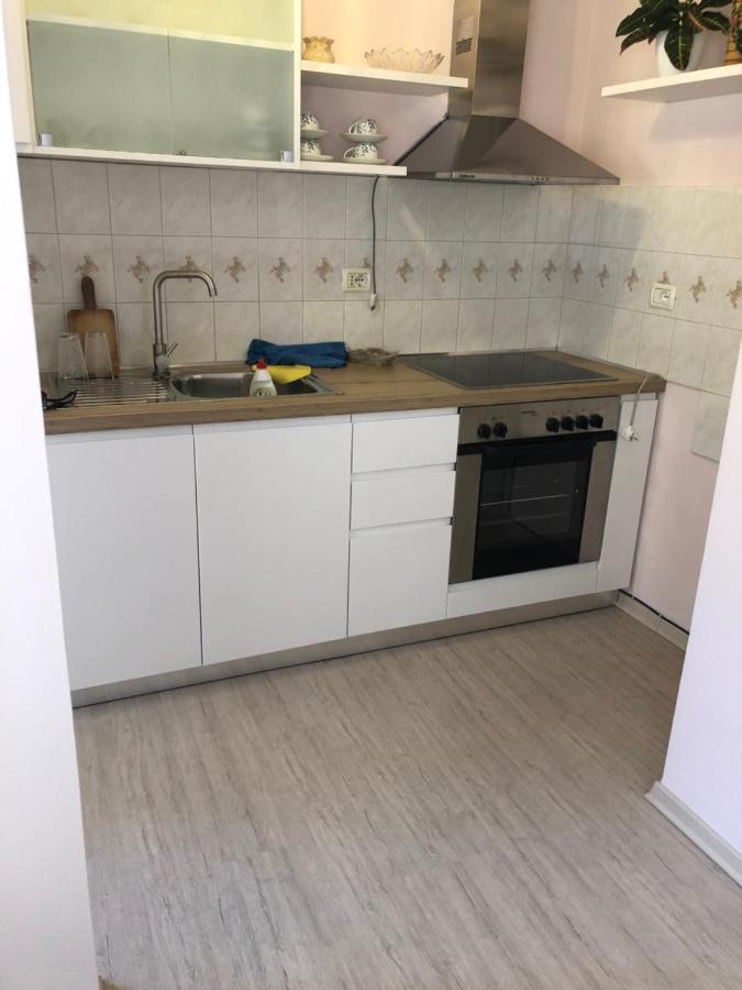 Itan'S Apartment-Lovely Guest Apartment In Center Tirana Buitenkant foto