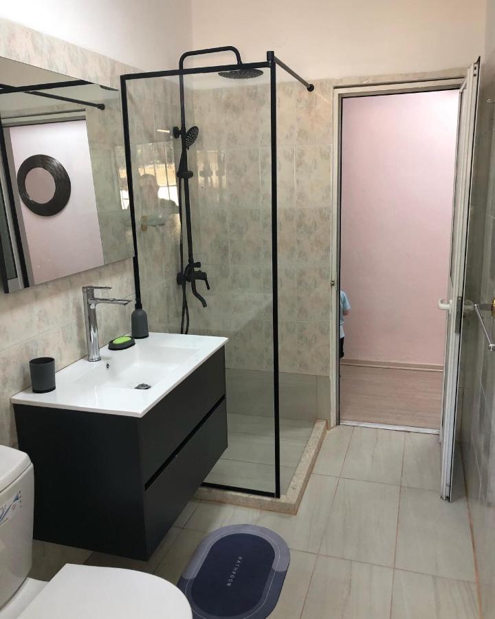 Itan'S Apartment-Lovely Guest Apartment In Center Tirana Buitenkant foto